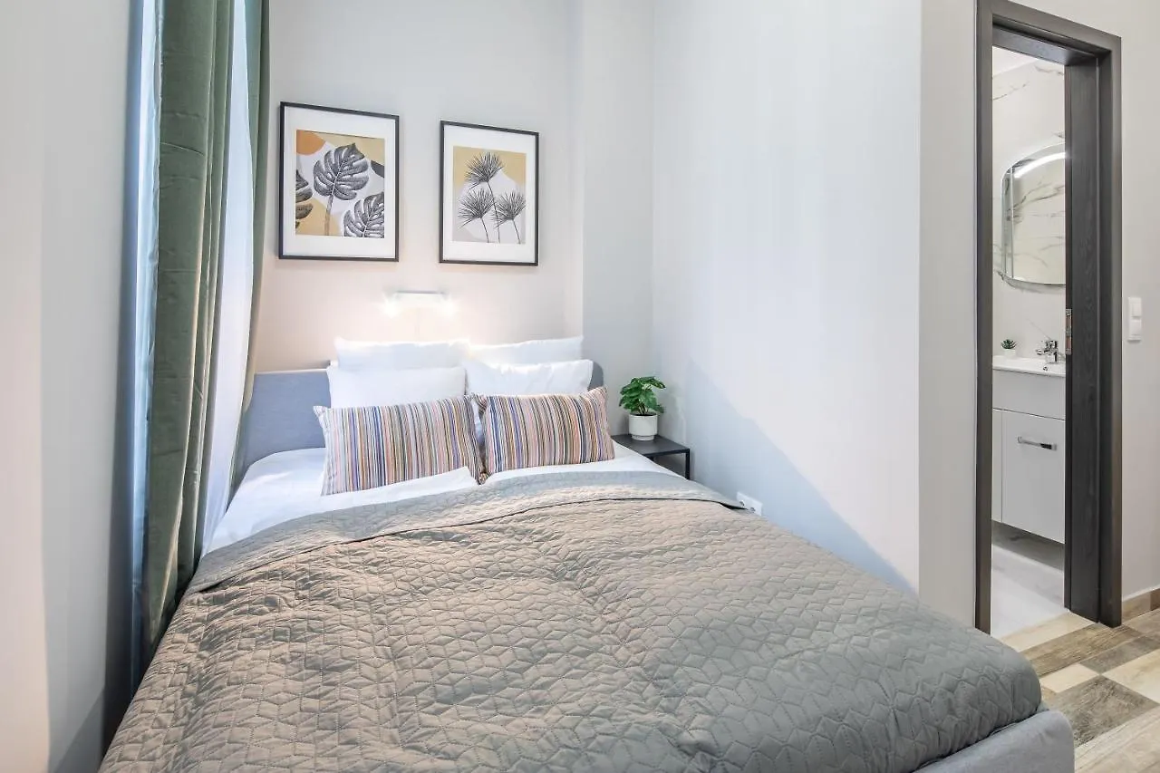 Central New Cozy Budapest 0*,